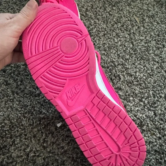 Nike Women's hyper pink dunk lows - Picture 3 of 4